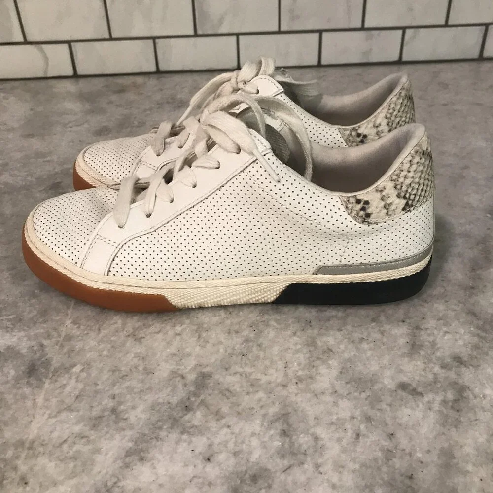 Target Sneakers White Low Top Shoes‎ Womens 6 Faux Snake Heel Athletic Casual